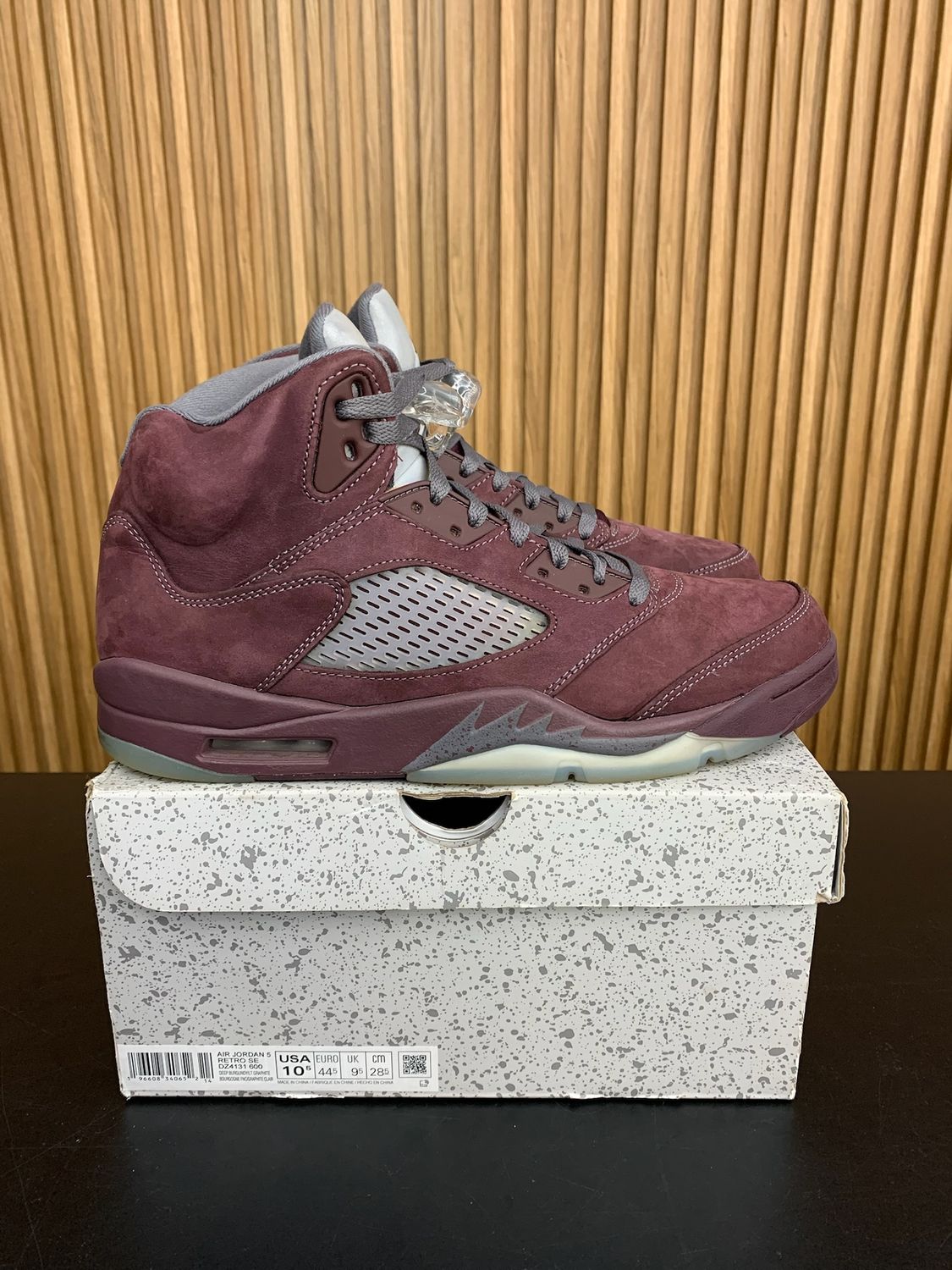 Jordan 5 Retro Burgundy (2023) Size 10.5, PREOWNED*