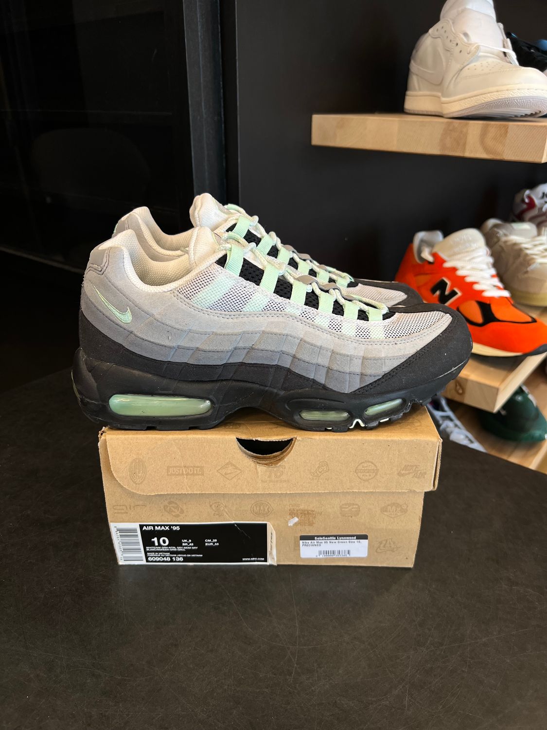 Nike Air Max 95 New Green Size 10, PREOWNED