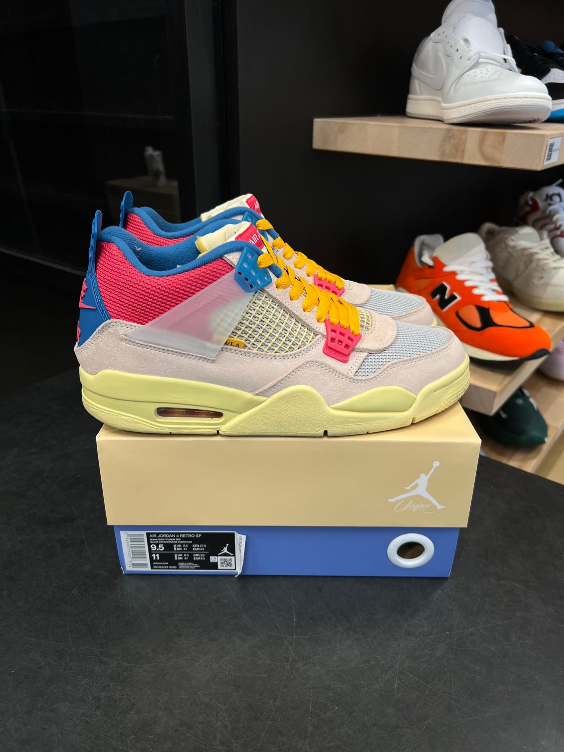 Jordan 4 Retro Union Guava Ice Size 9.5, PREOWNED