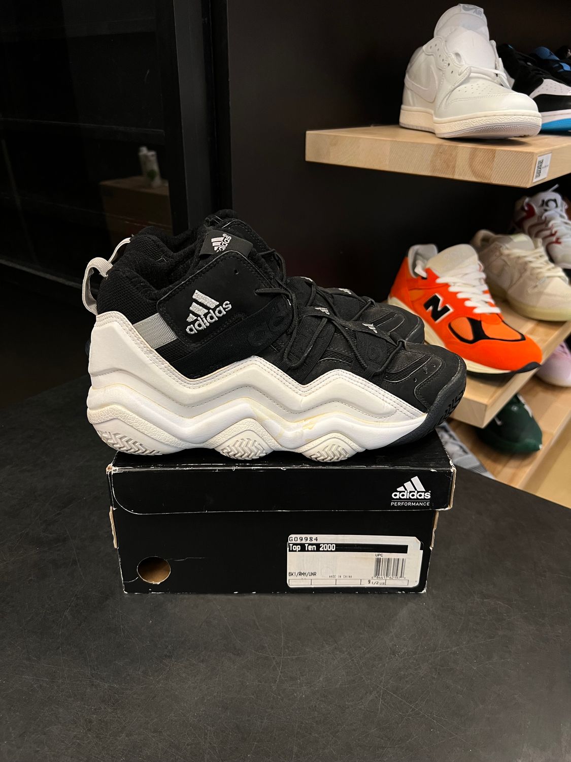 Adidas Top Ten 2000 Black White Size 9.5, PREOWNED