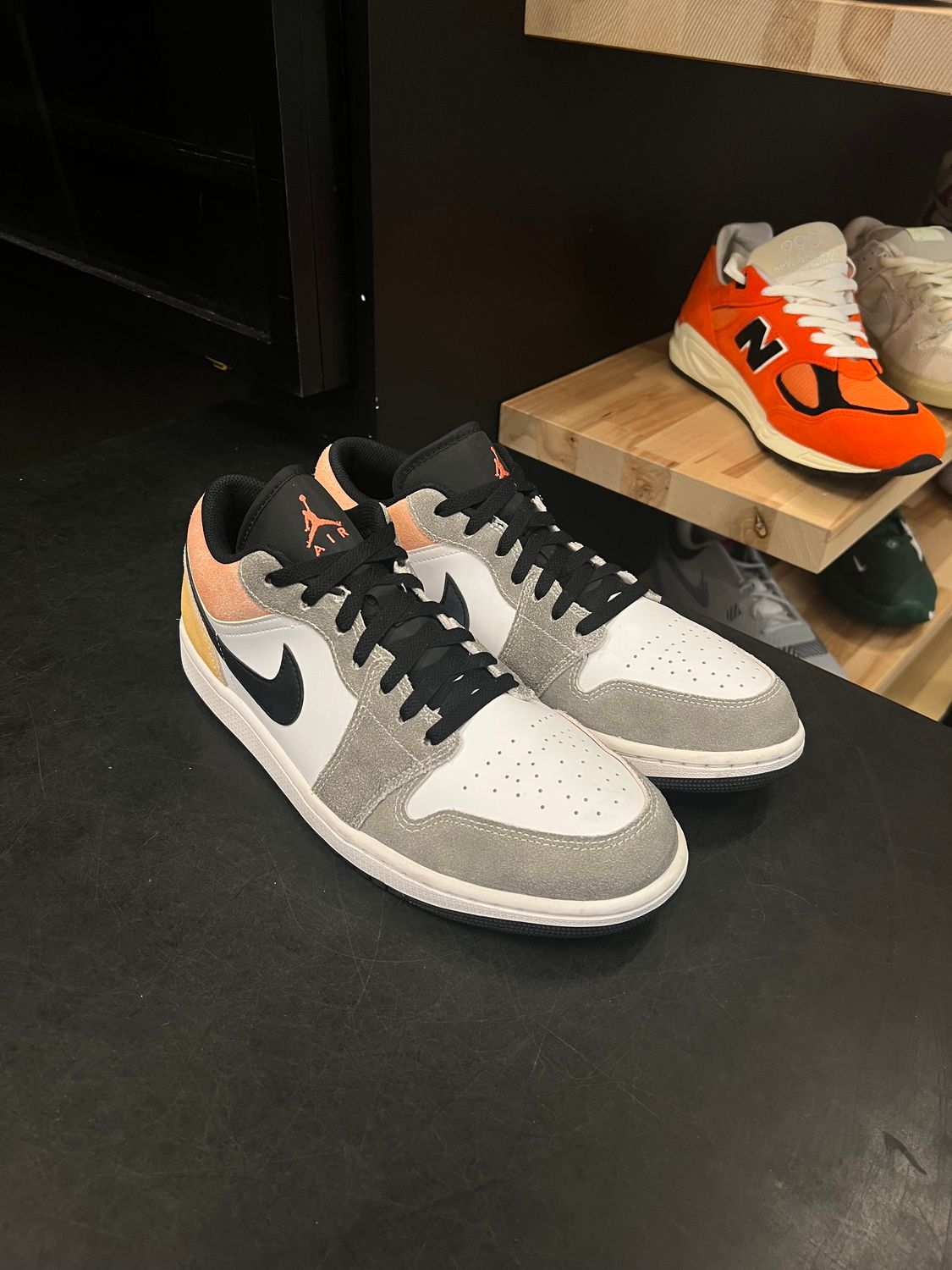 Jordan 1 Low SE Flight Club Size 10.5, PREOWNED
