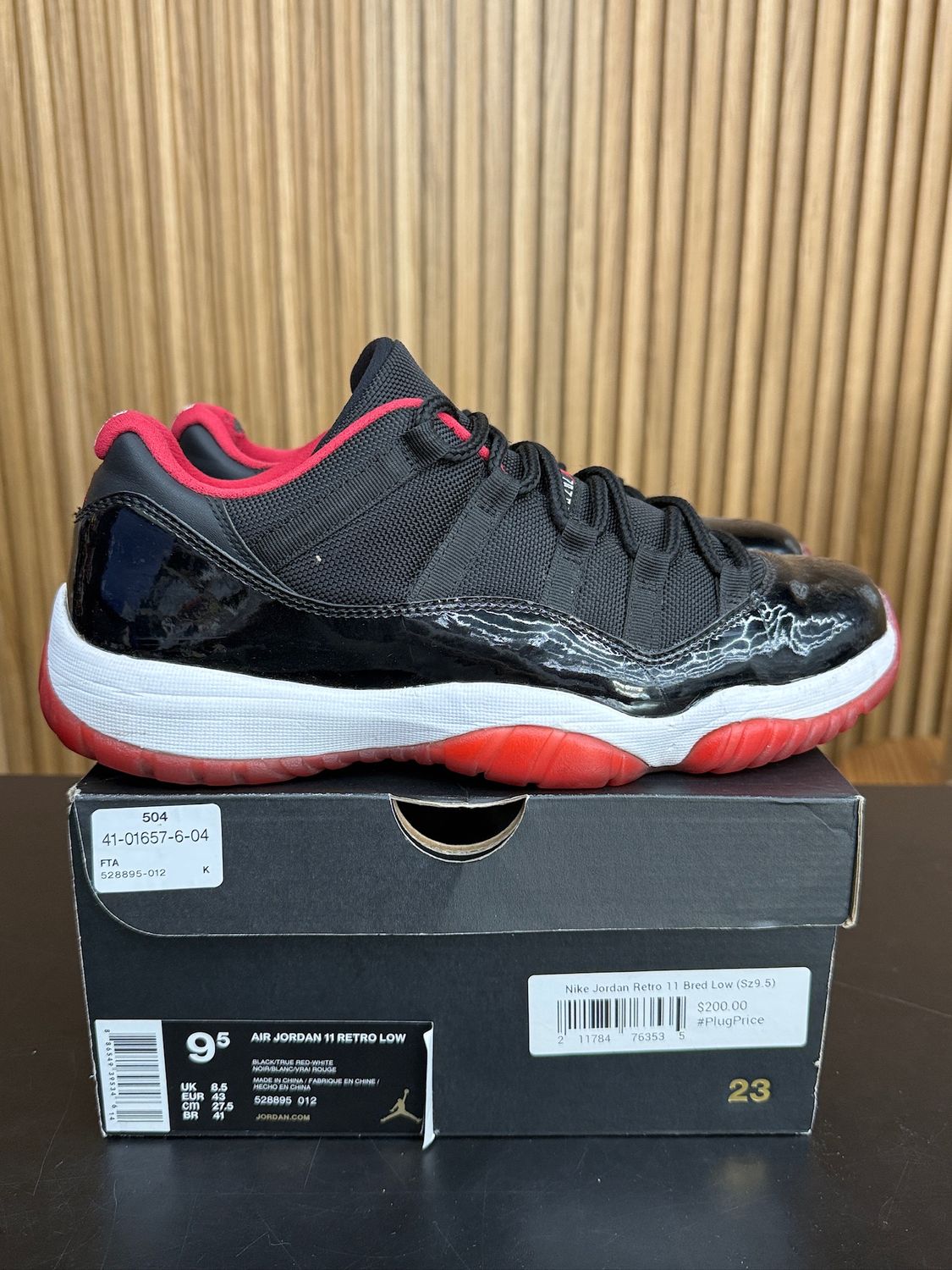 Jordan 11 Retro Low Bred (2015) Size 9.5, PREOWNED