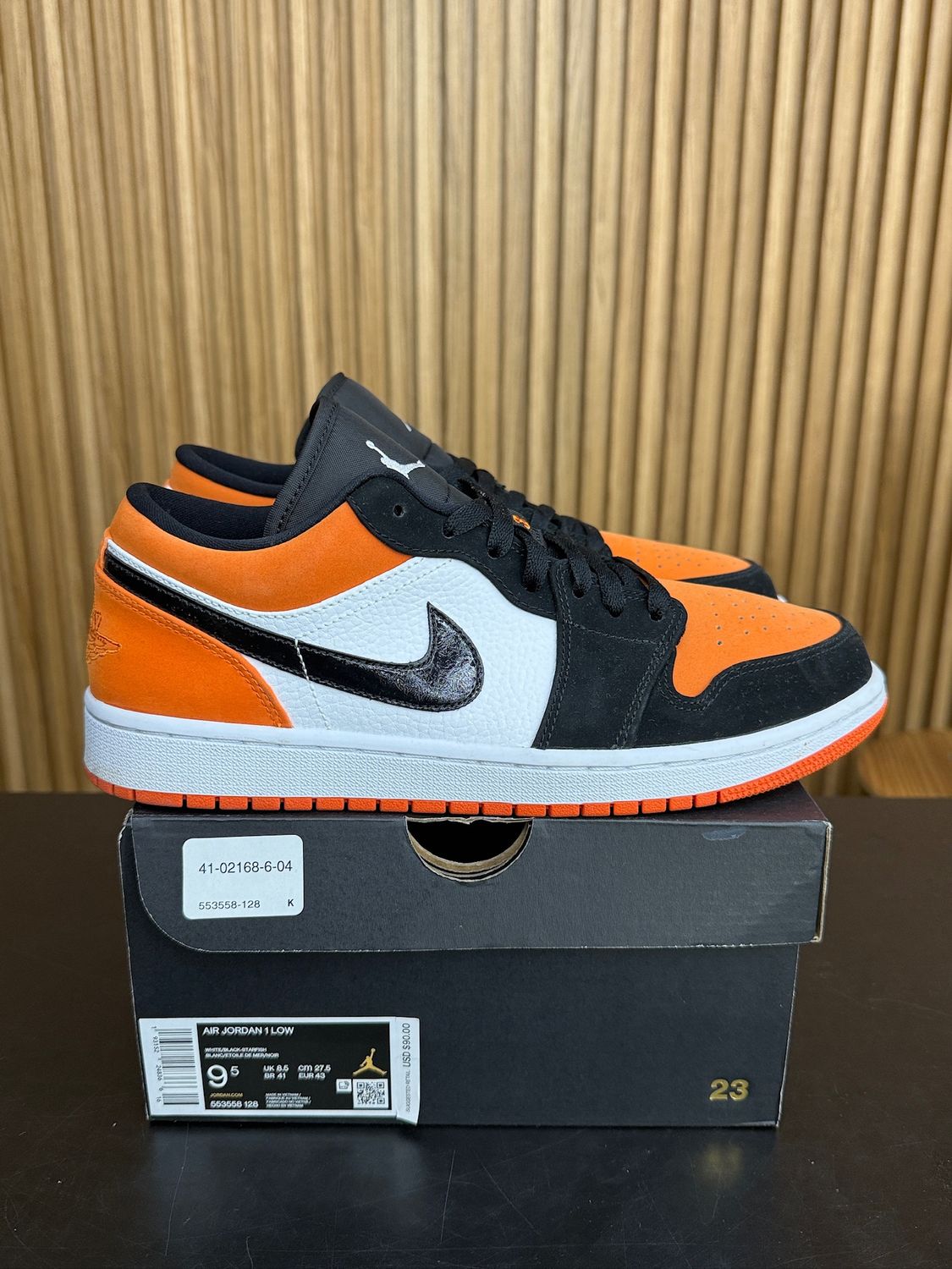 Jordan 1 Low Shattered Backboard Size 9.5, PREOWNED