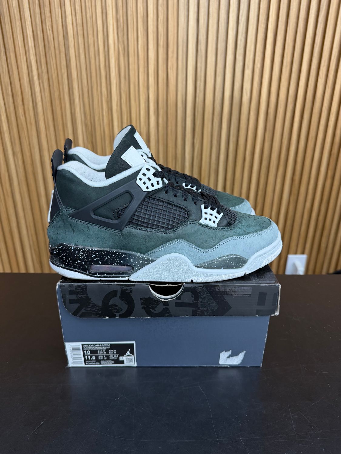 Jordan 4 Retro Fear (2024) Size 10, PREOWNED*