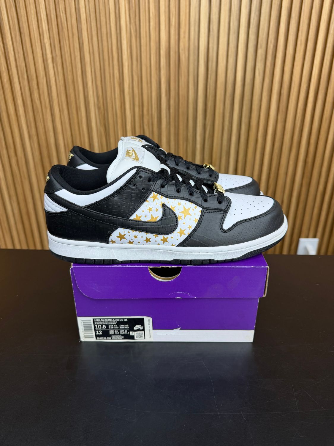 Nike SB Dunk Low Supreme Stars Black (2021) Size 10.5, PREOWNED*