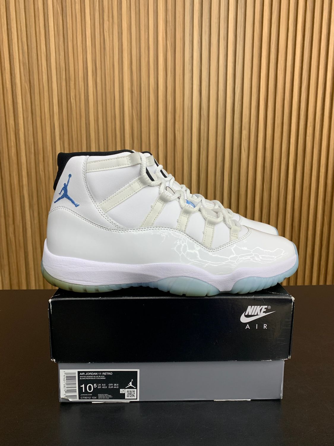 Jordan 11 Retro Legend Blue (2024) Size 10.5, PREOWNED