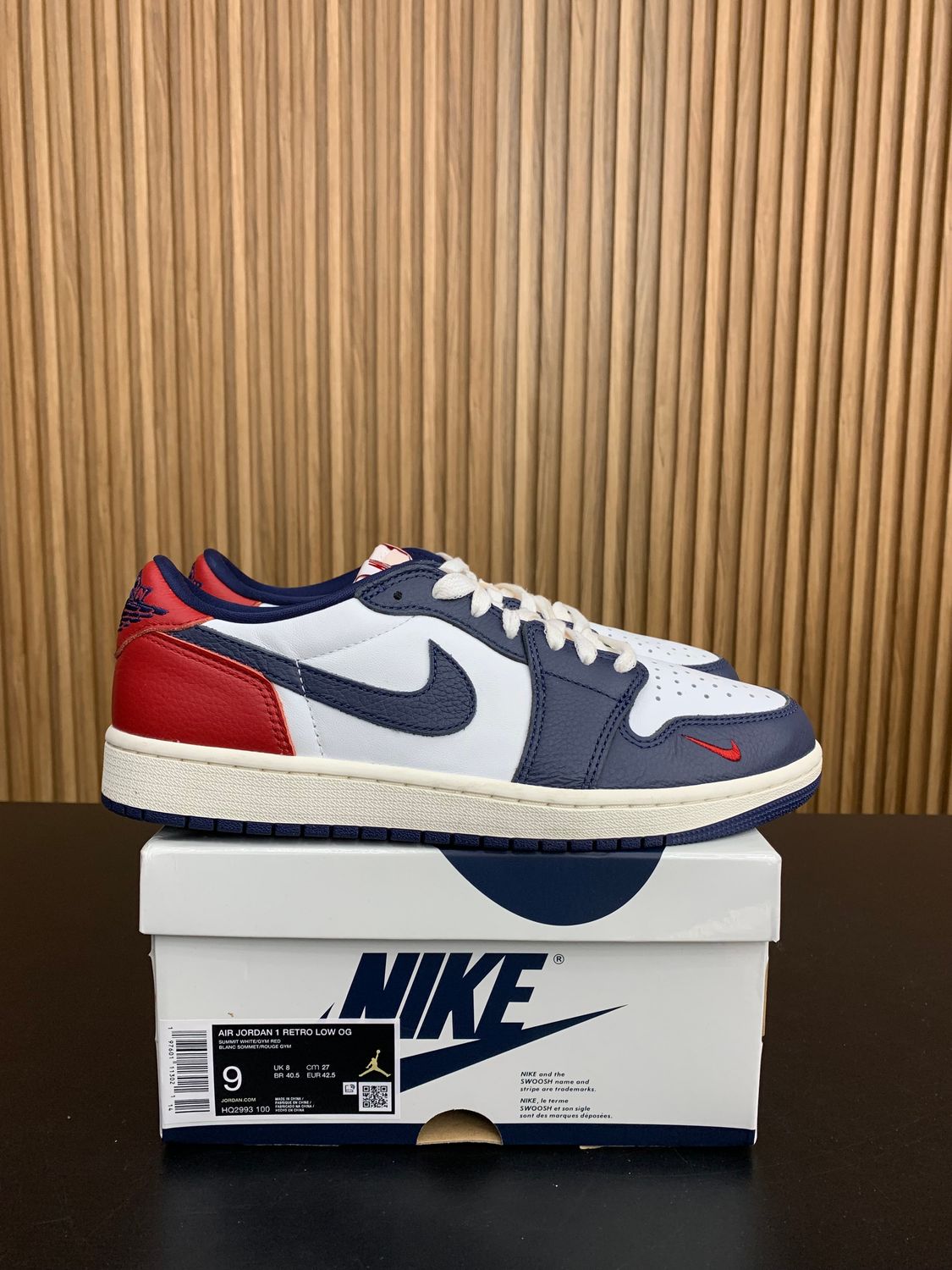 Jordan 1 Retro Low OG Howard University Size 9, PREOWNED