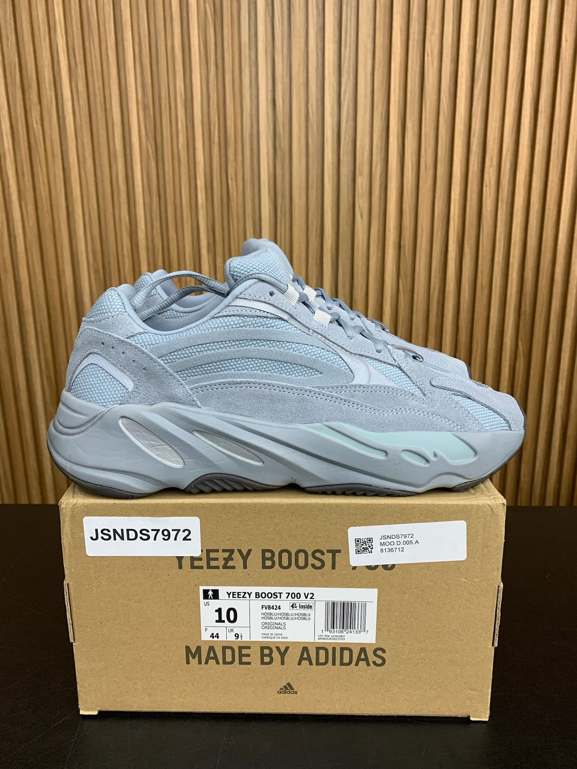 adidas Yeezy Boost 700 V2 Hospital Blue Size 10, PREOWNED*
