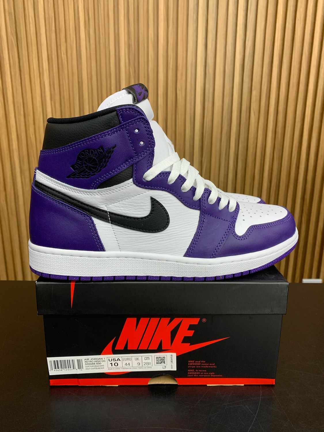 Jordan 1 Retro High Court Purple White Size 10, PREOWNED*