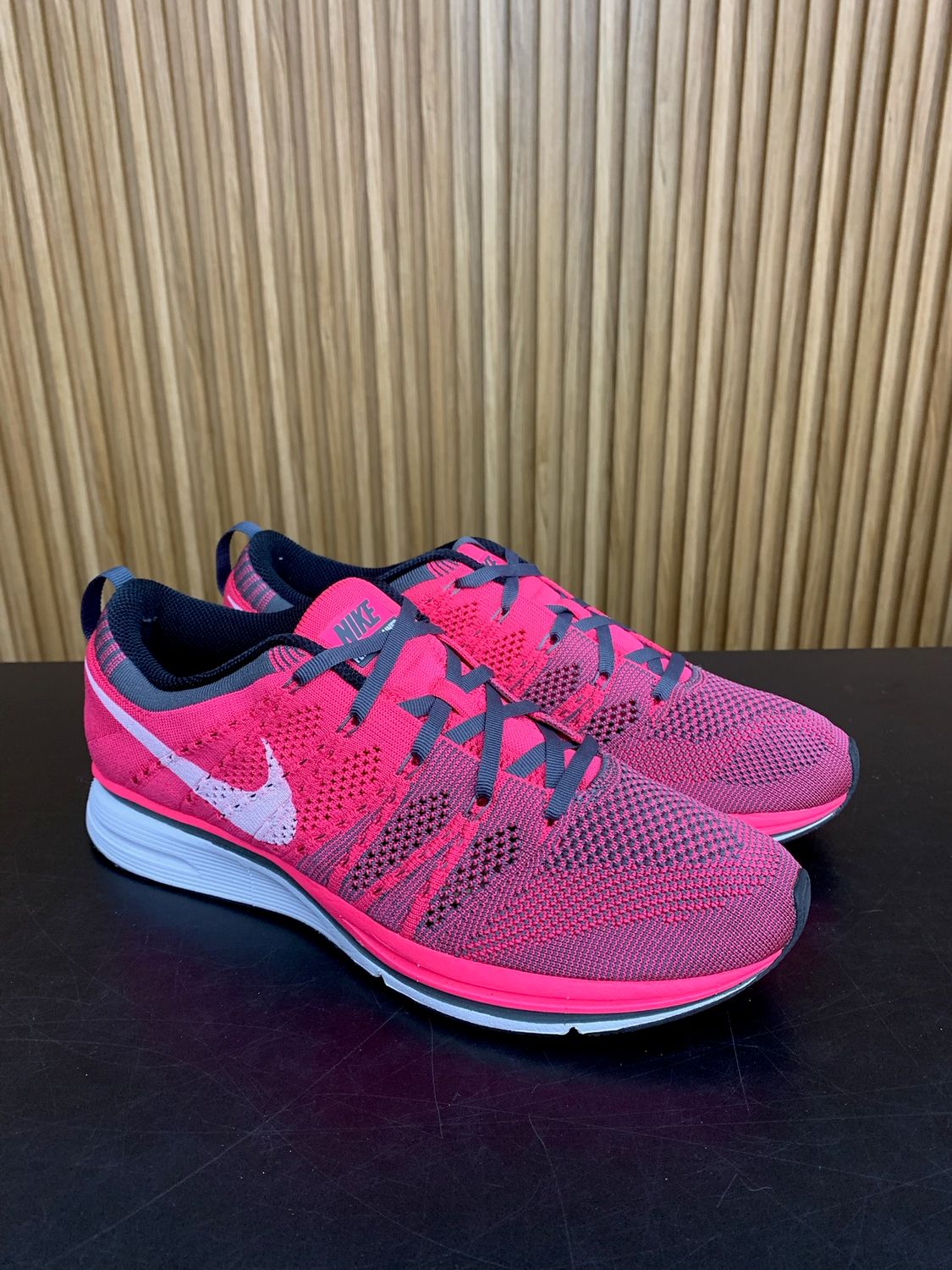 Nike Flyknit Trainer Pink Flash White Size 8.5, PREOWNED NO BOX