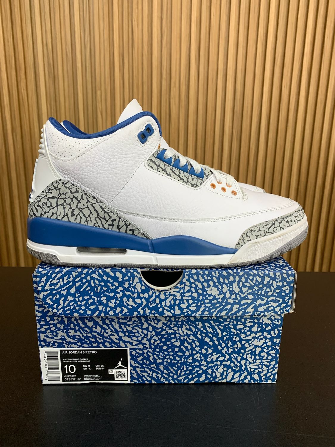 Jordan 3 Retro Wizards Size 10, PREOWNED*