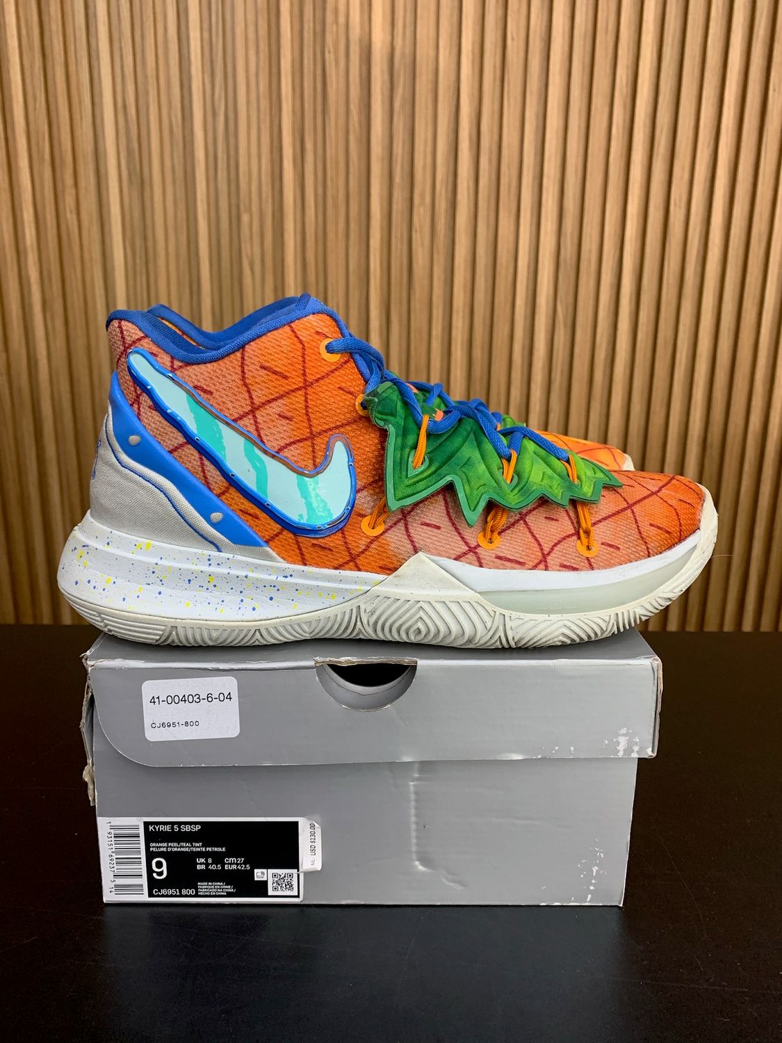 Nike Kyrie 5 Spongebob Pineapple House Size 9, PREOWNED*