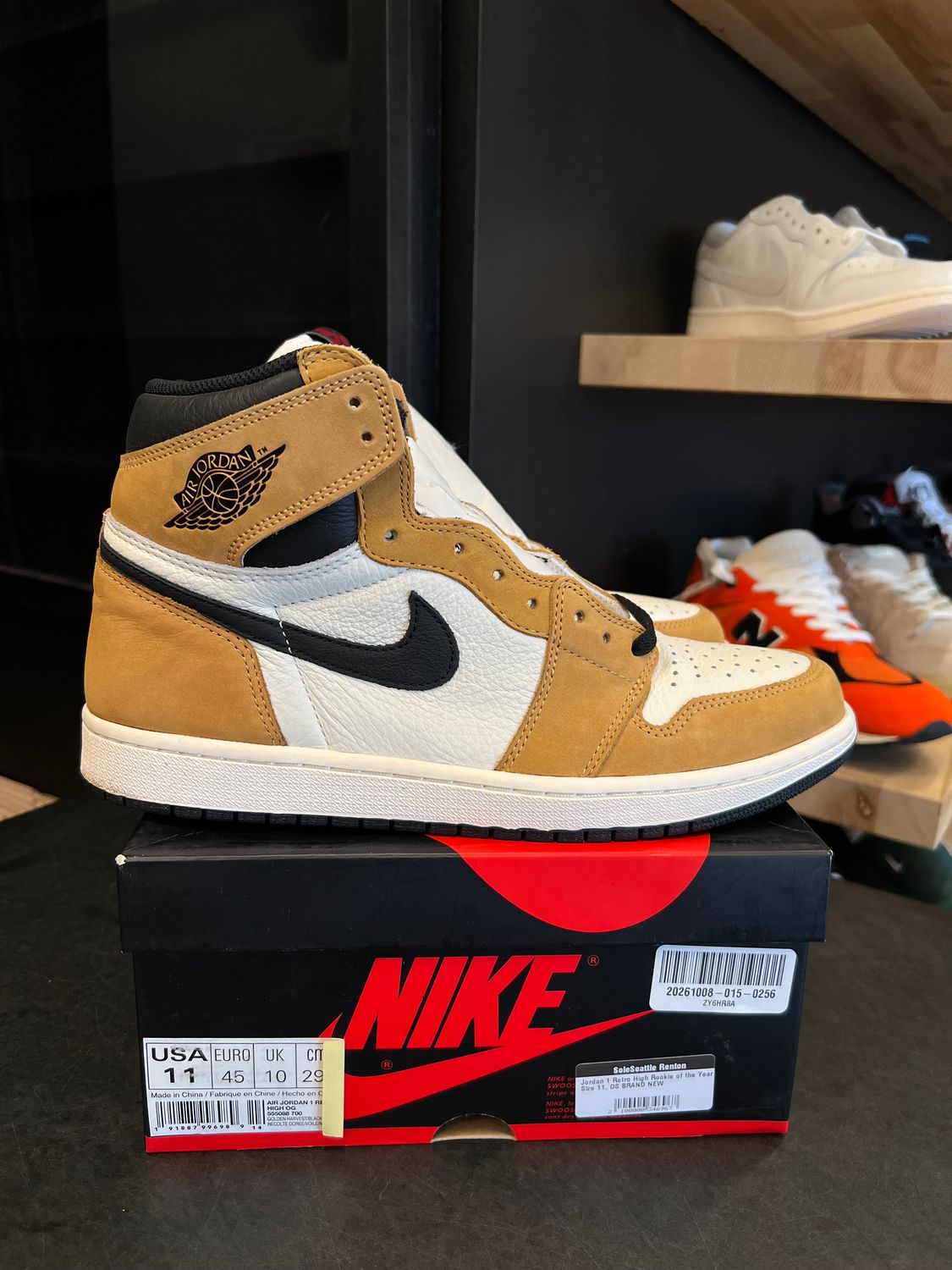 Jordan 1 Retro High Rookie of the Year Size 11, PREOWNED*