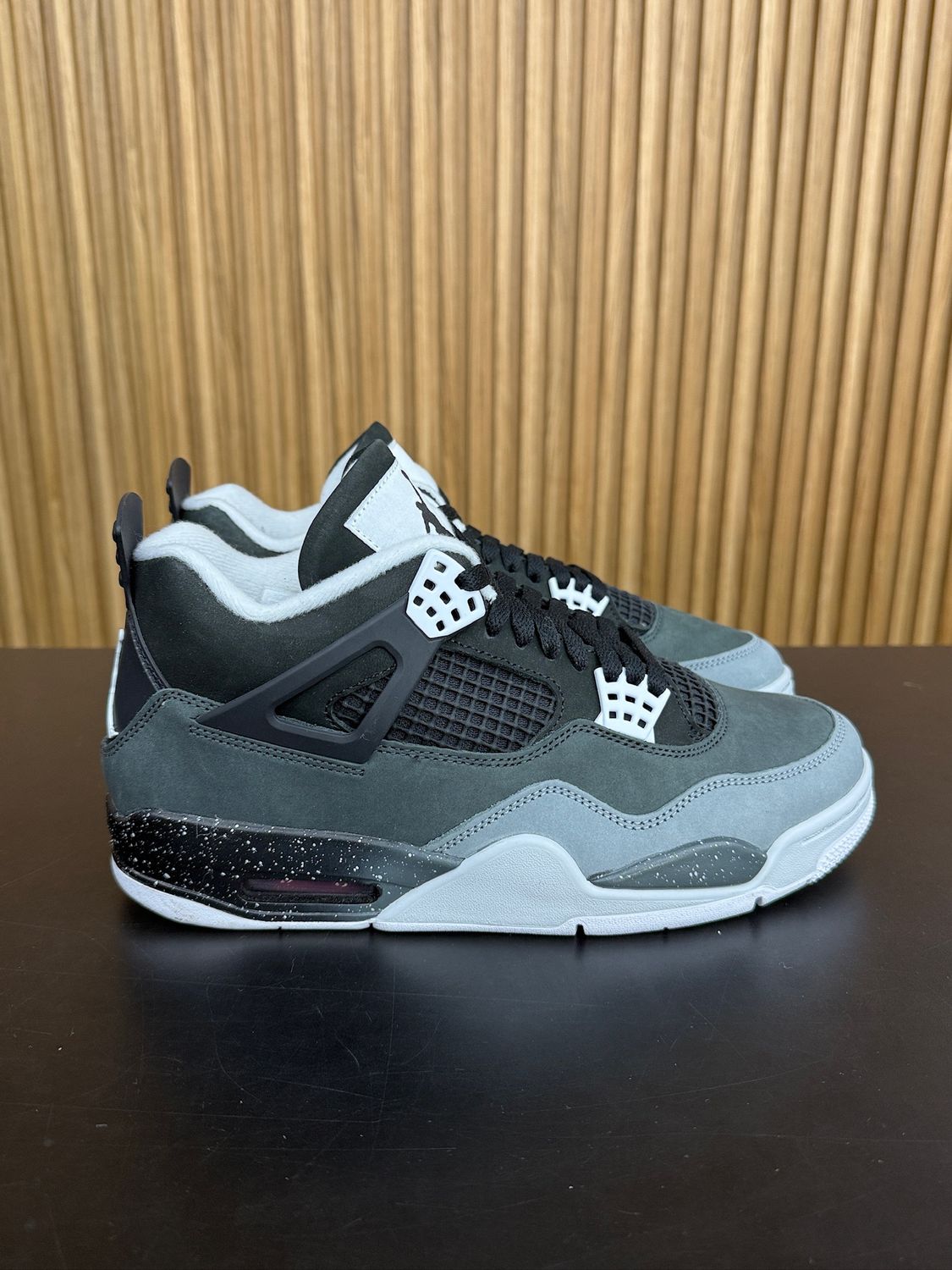 Jordan 4 Retro Fear (2024) Size 9.5, PREOWNED NO BOX*