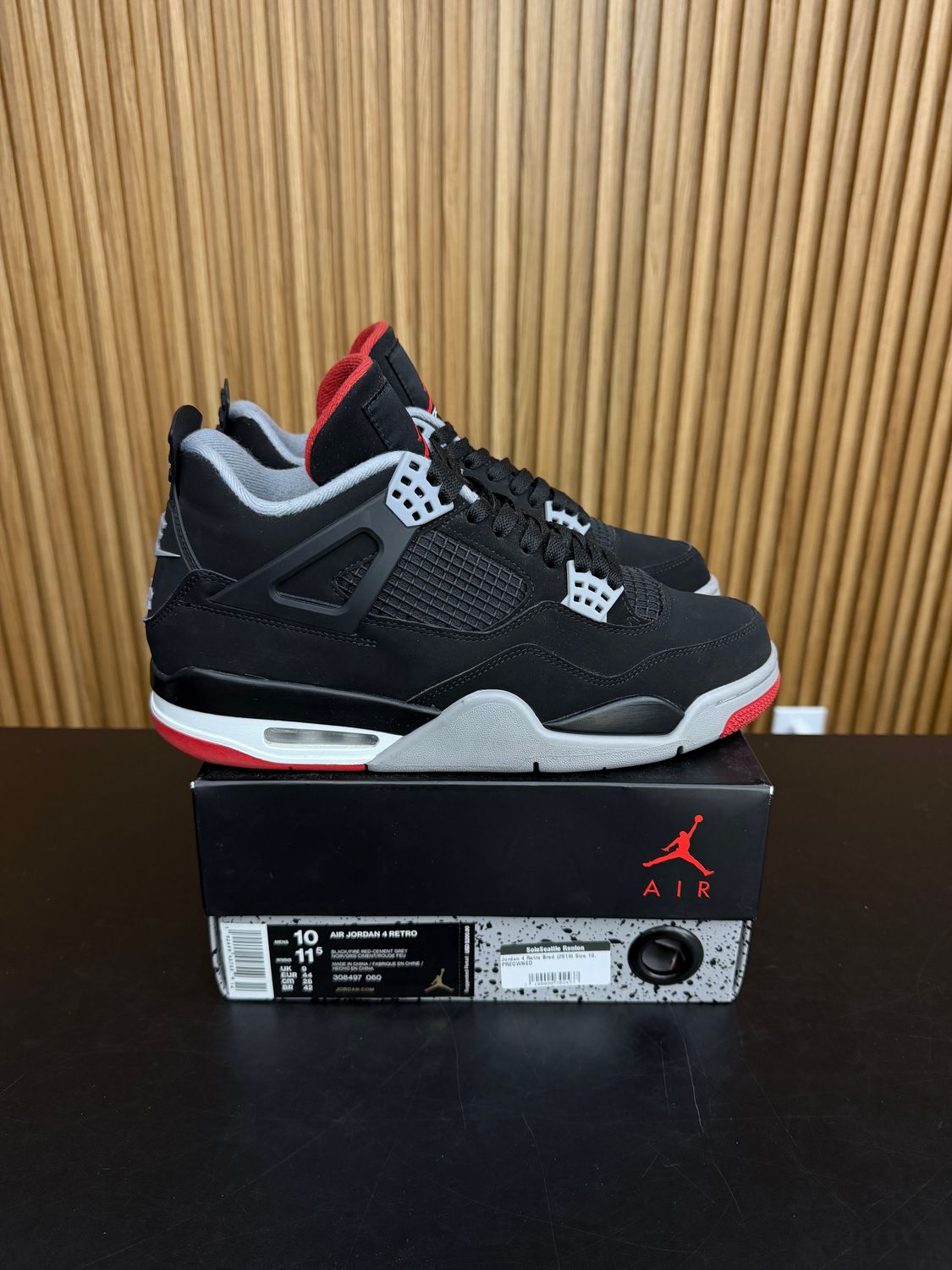 Jordan 4 Retro Bred (2019) Size 10, PREOWNED*