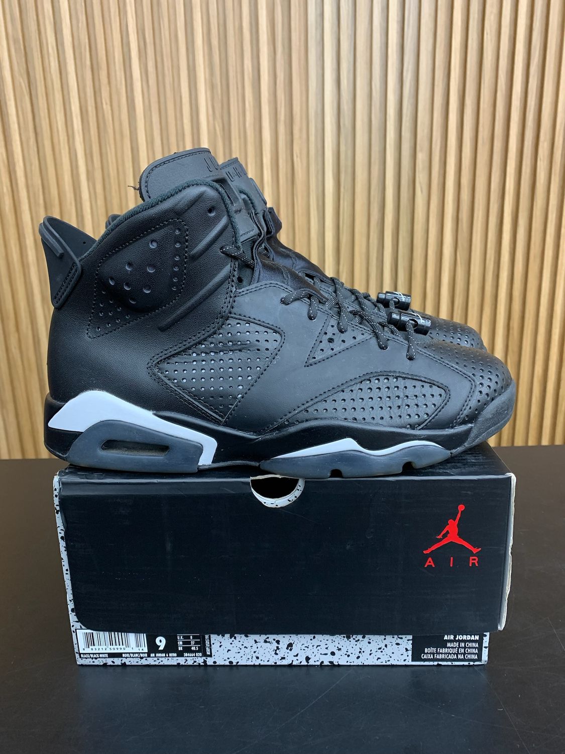 Jordan 6 Retro Black Cat Size 9, PREOWNED*
