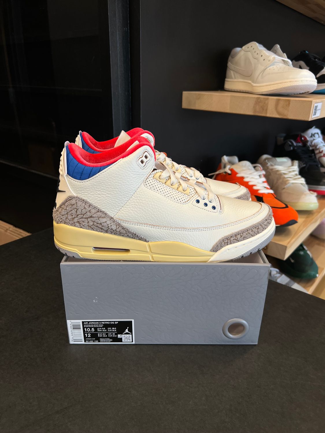 Jordan 3 Retro Seoul 2.0 Size 10.5, DS BRAND NEW HALF BOX