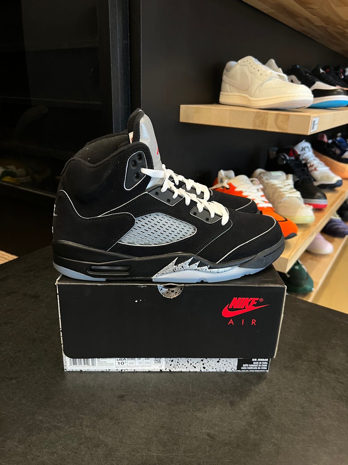 Jordan 5 Retro OG Black Metallic Reimagined Size 10.5, PREOWNED TRIED ON*