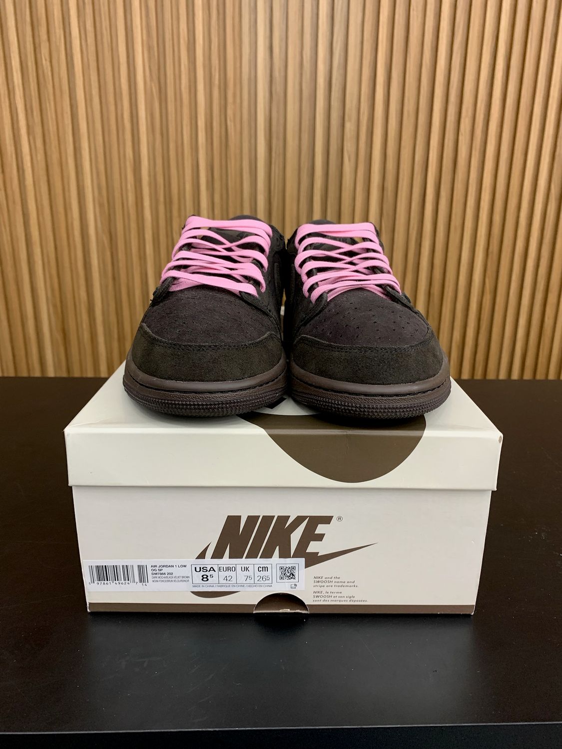 Jordan 1 Retro Low OG SP Travis Scott Velvet Brown Size 8.5, PREOWNED