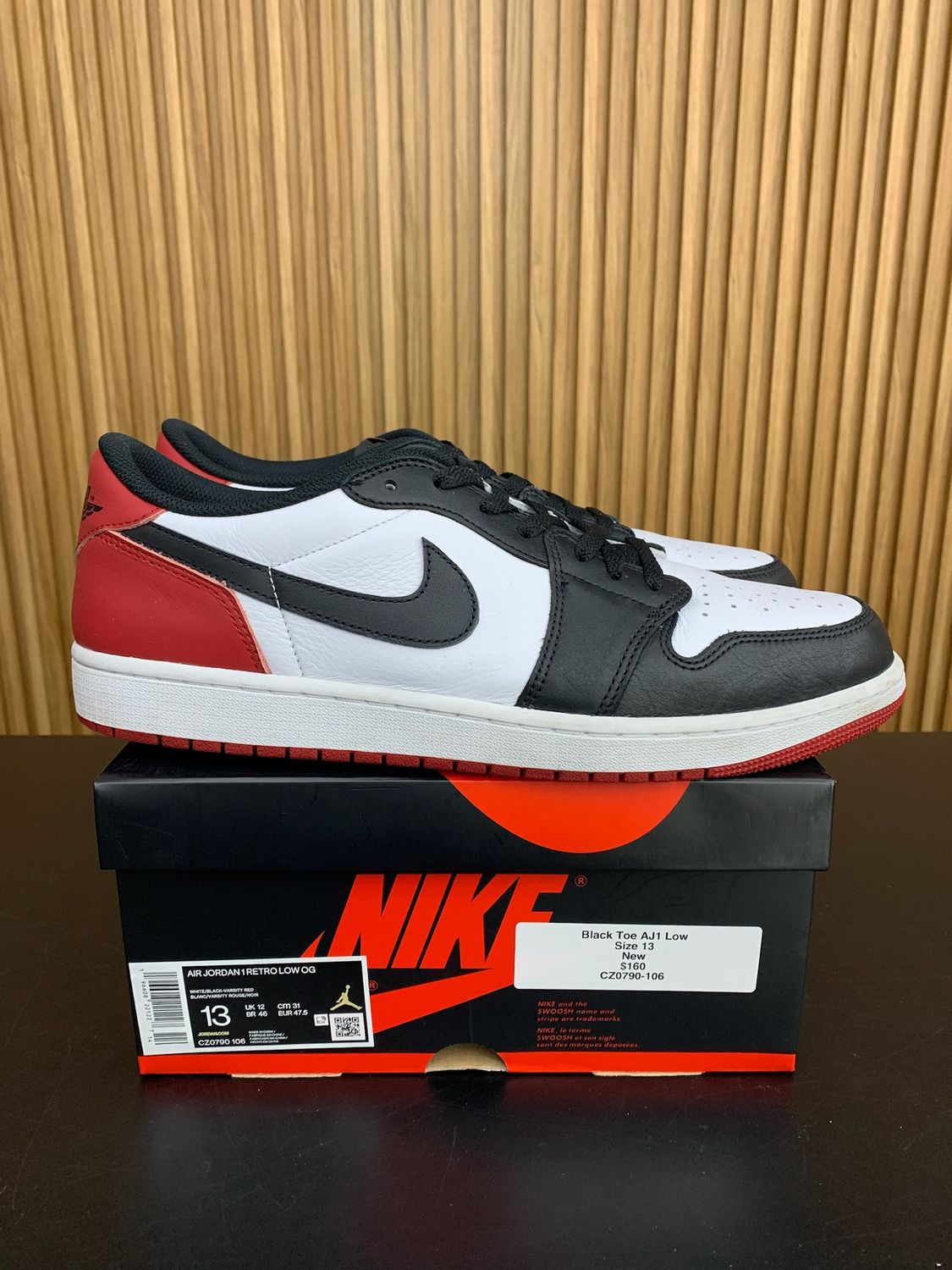 Jordan 1 Retro Low OG Black Toe (2023) Size 13, PREOWNED