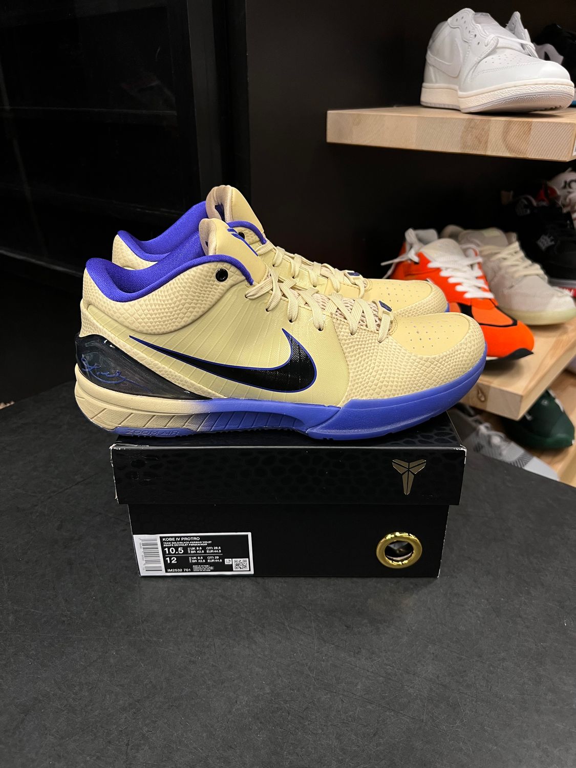 Nike Kobe 4 Protro FC Barcelona Team Gold Size 10.5, PREOWNED