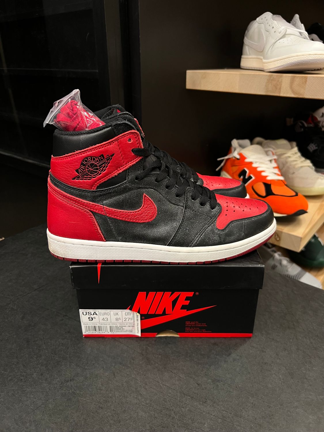Jordan 1 Retro High Bred Banned (2016) Size 9.5, PREOWNED