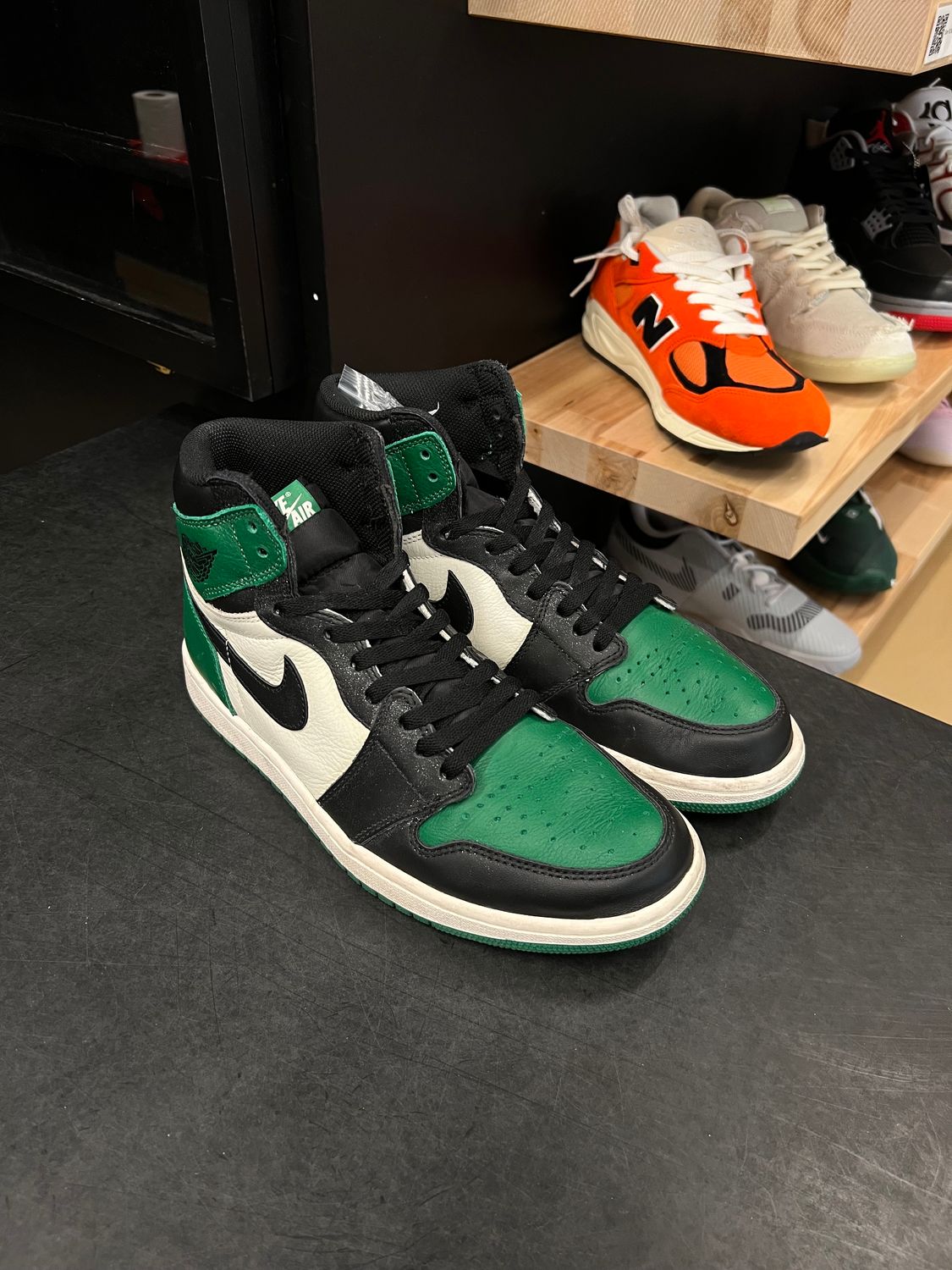 Jordan 1 Retro High Pine Green Size 10, PREOWNED