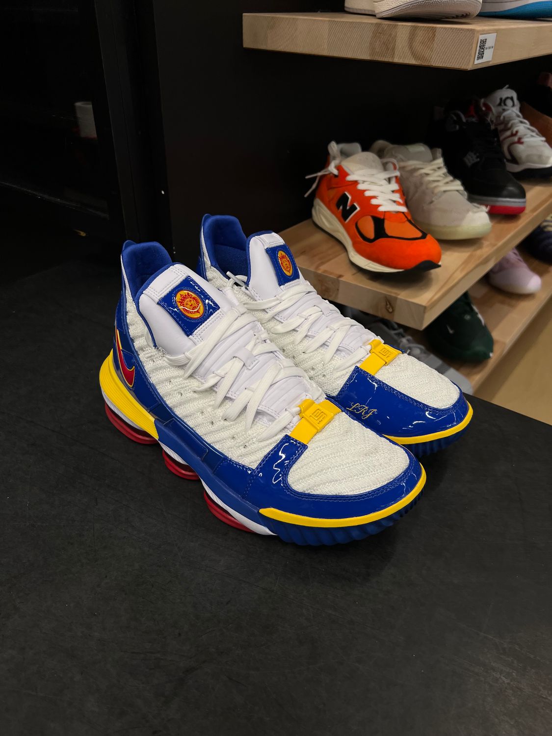 Nike LeBron 16 Superman SuperBron Size 10, PREOWNED