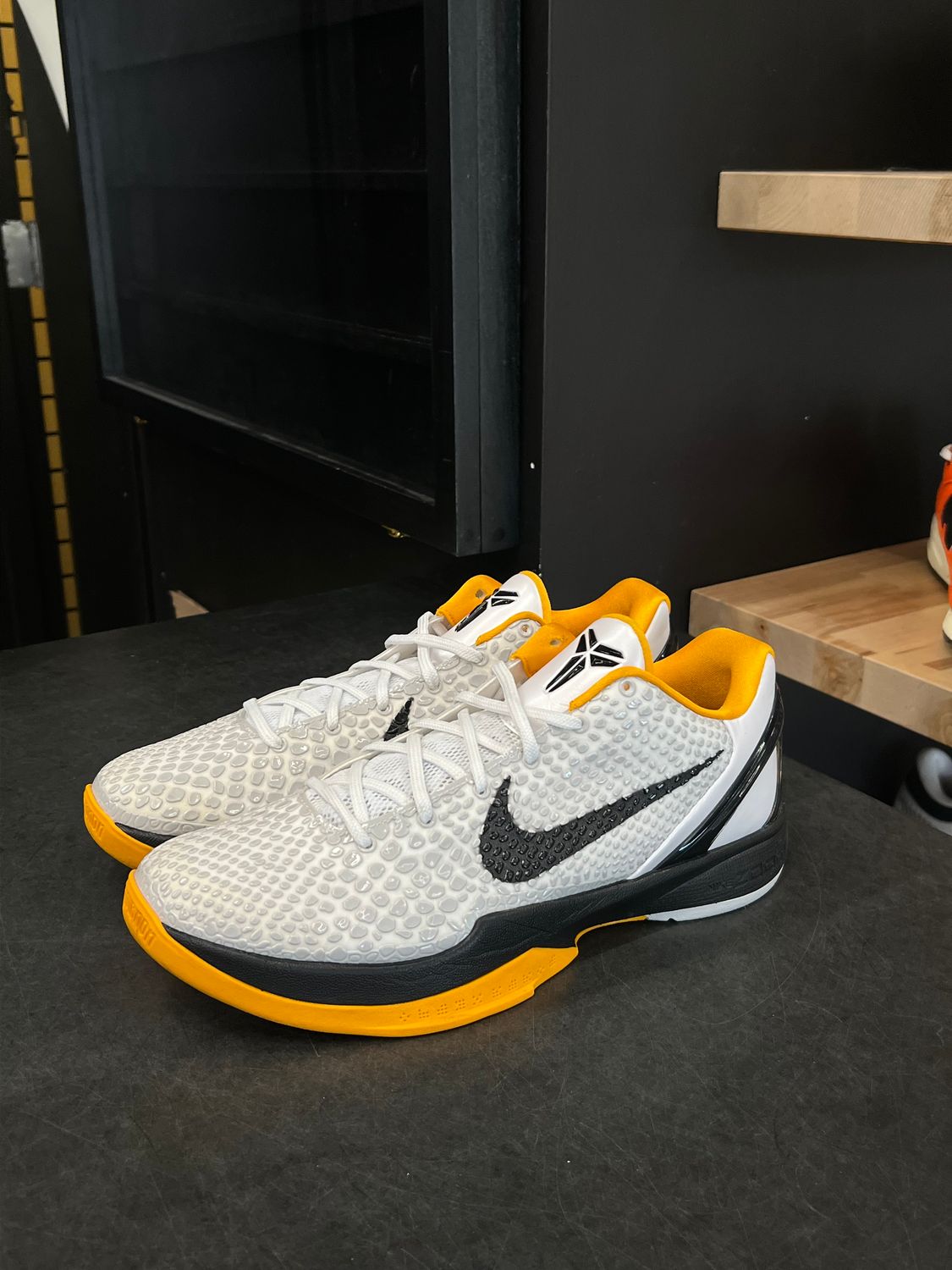 Kobe 6 Protro Playoff Pack White Del Sol Size 11, PREOWNED*