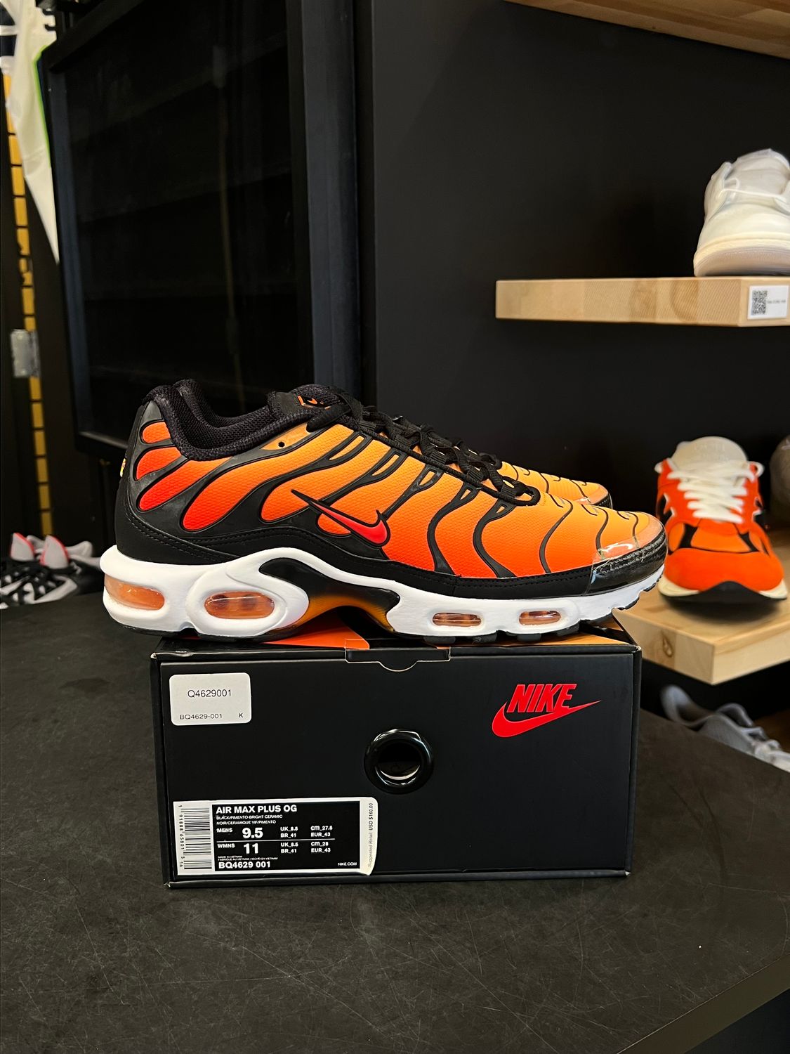 Nike Air Max Plus OG Pimento (2018) Size 9.5, PREOWNED