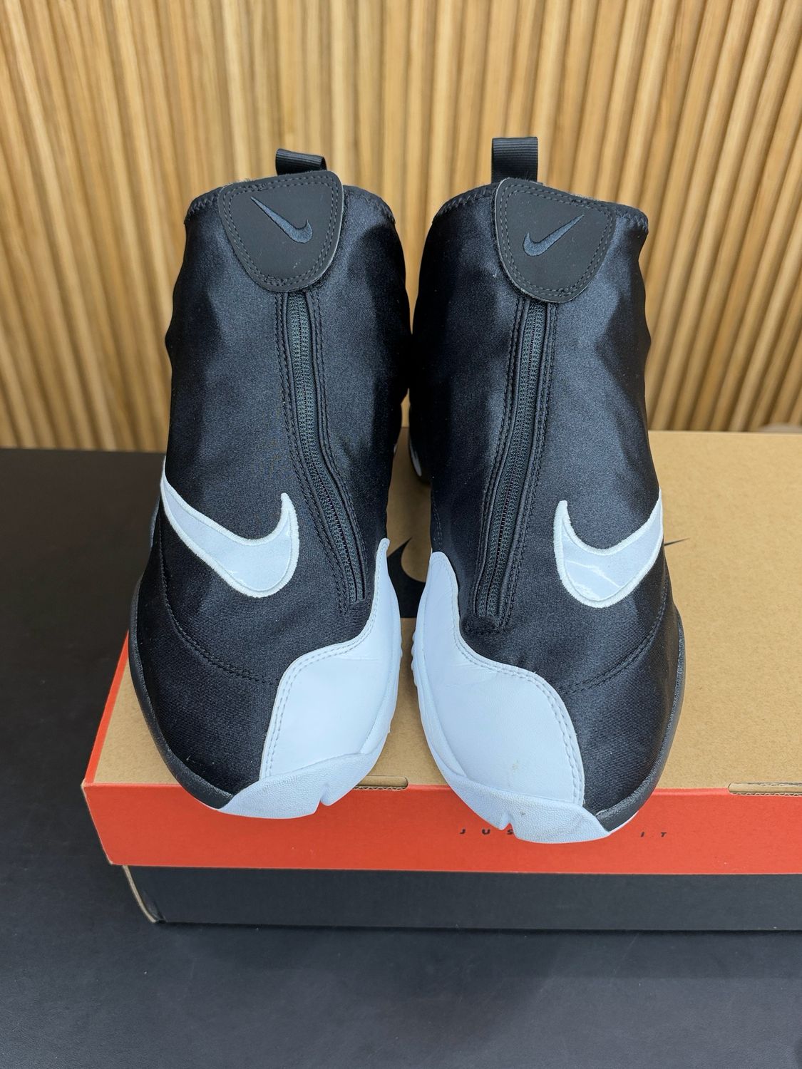 Nike Air Zoom Flight The Glove Black White OG (2026) Size 9, PREOWNED