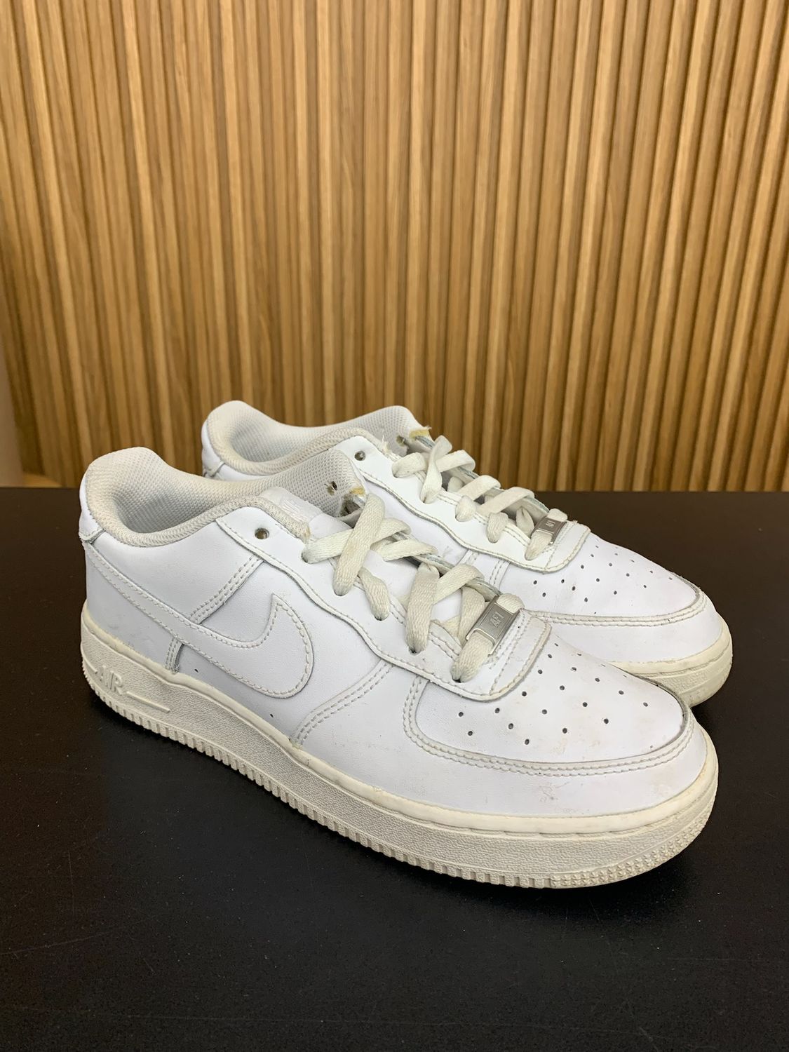 Nike Air Force 1 Low LE Triple White (GS) Size 7, PREOWNED NO BOX
