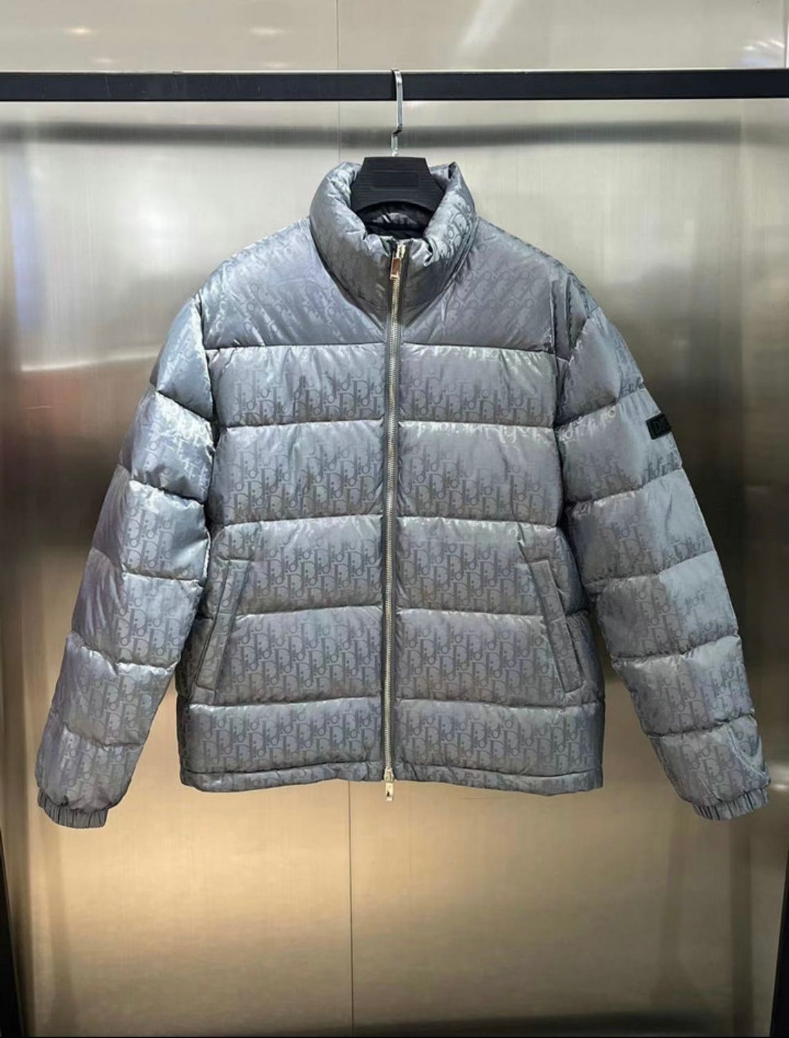 DIOR