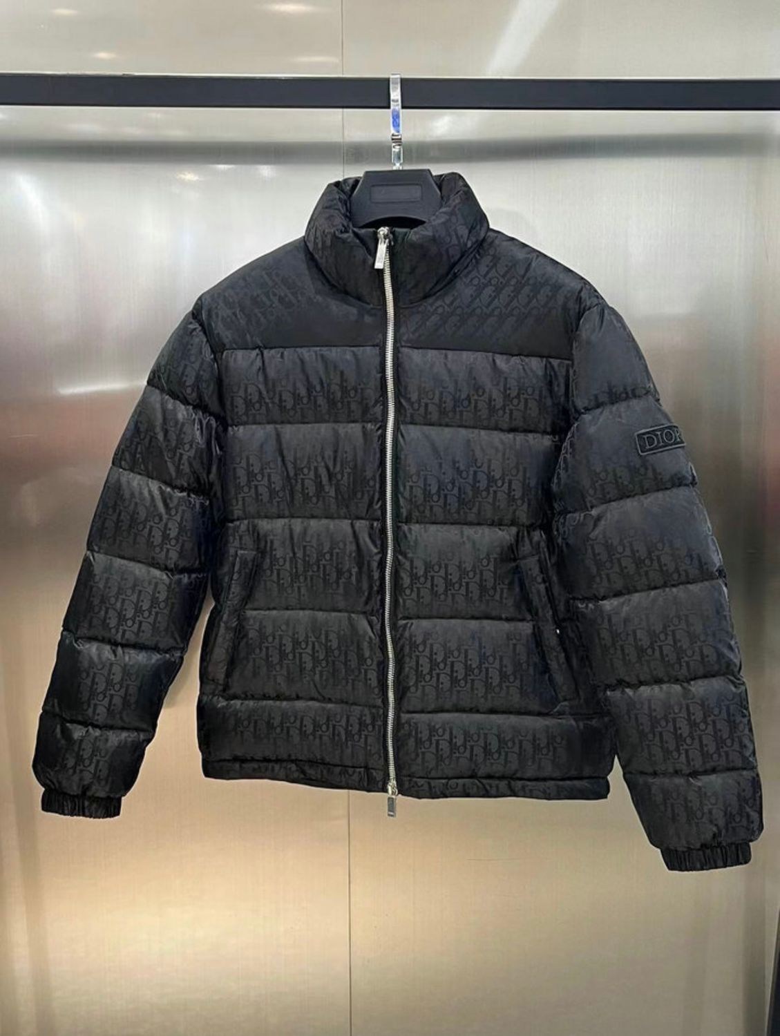 DIOR