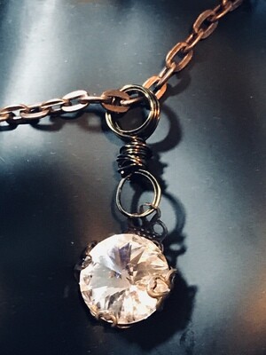 CAPTIVATION PENDANT ON A CHAIN