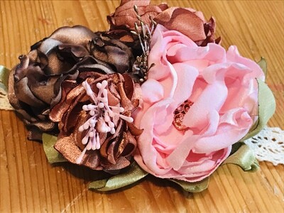 Corsage: rose gold, brown and pink
