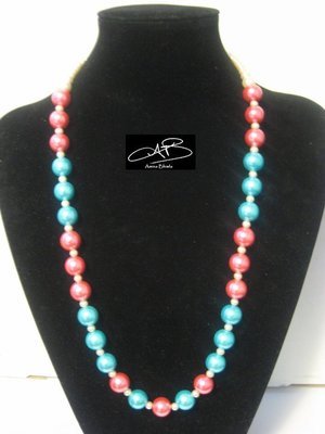SWEET PEARLS NECKLACE