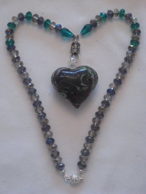 DEEP HEART PENDANT NECKLACE