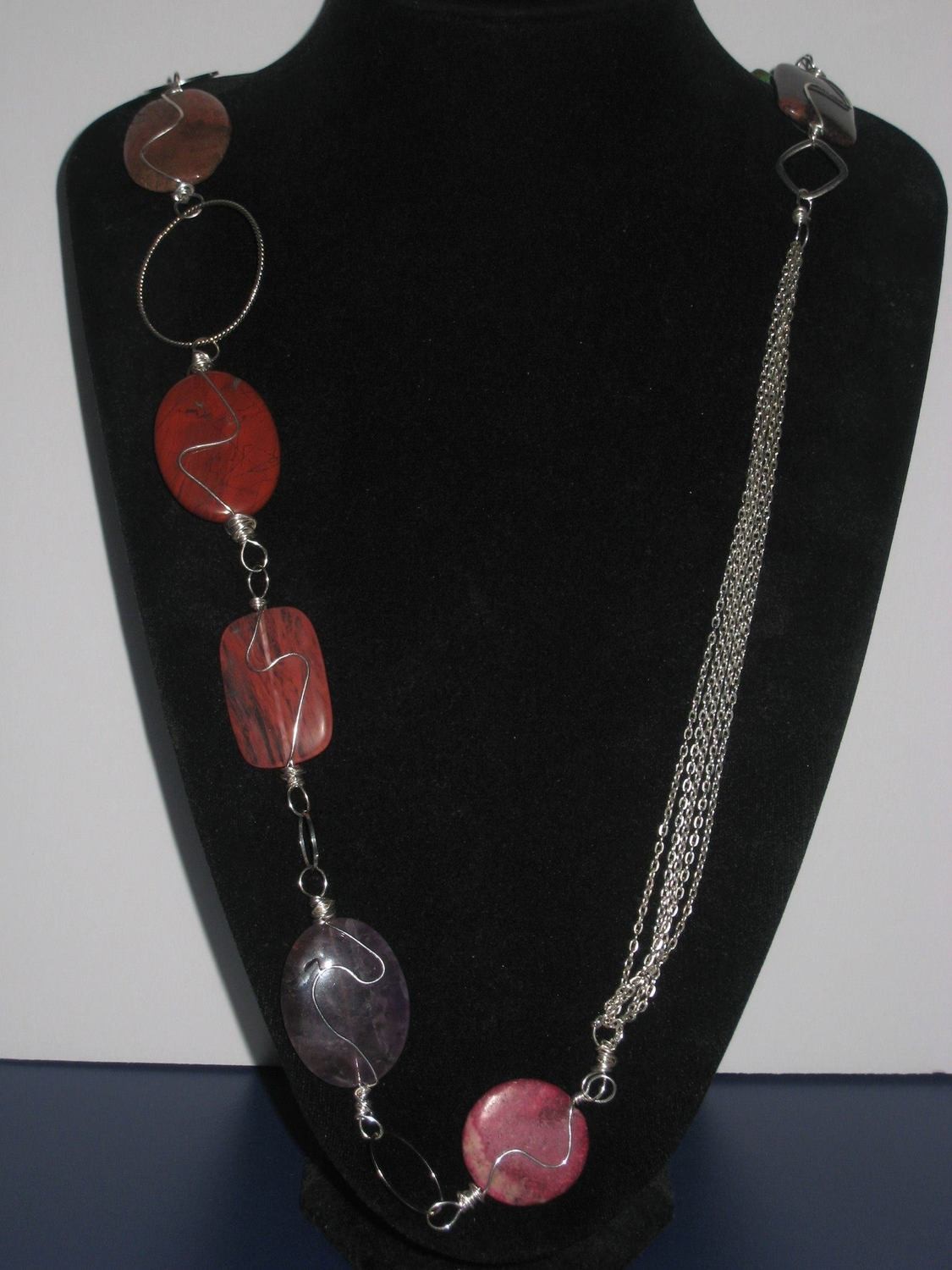 STONES AND CIRLCES NECKLACE