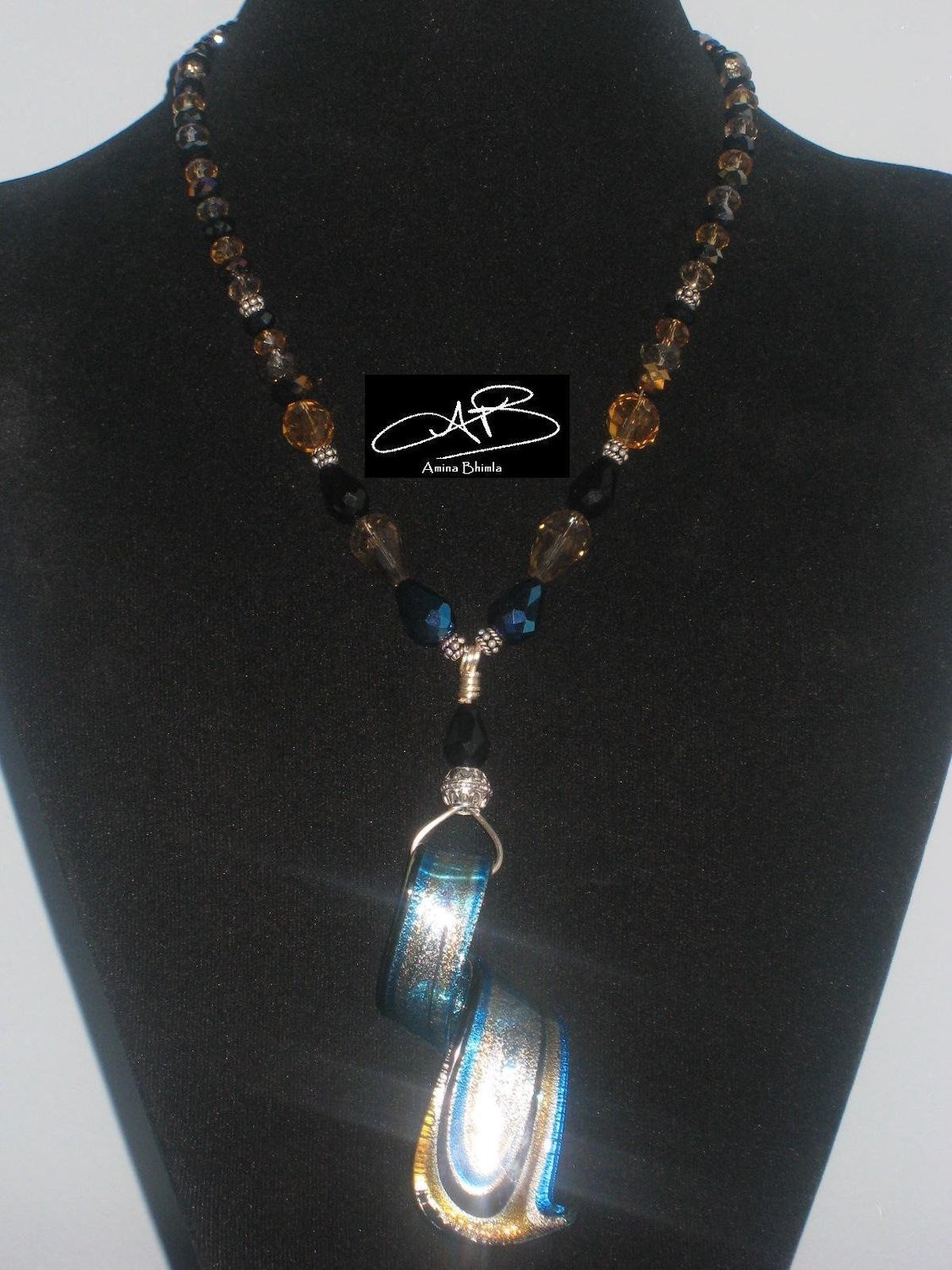 BLUE TOFFEE NECKLACE