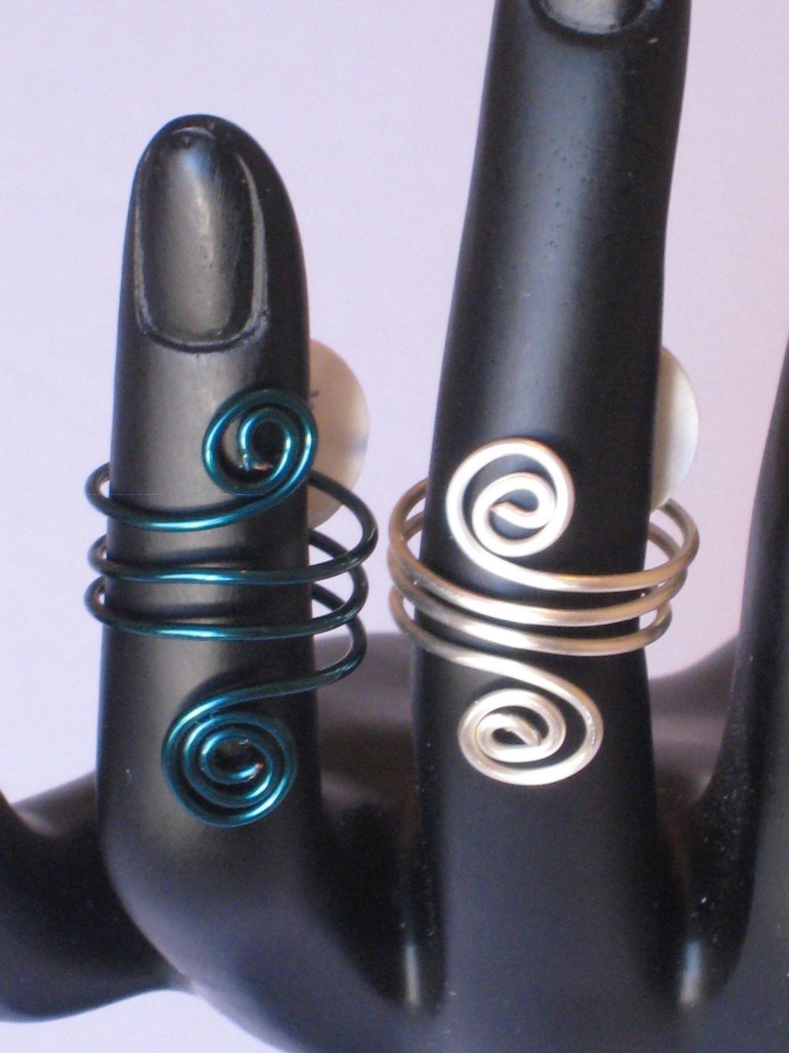 ADJUSTABLE WIRE RING
