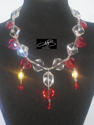 HEARTSTRINGS NECKLACE