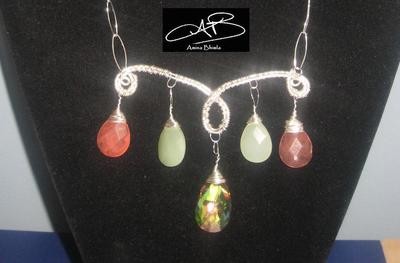 TIARA NECKLACE