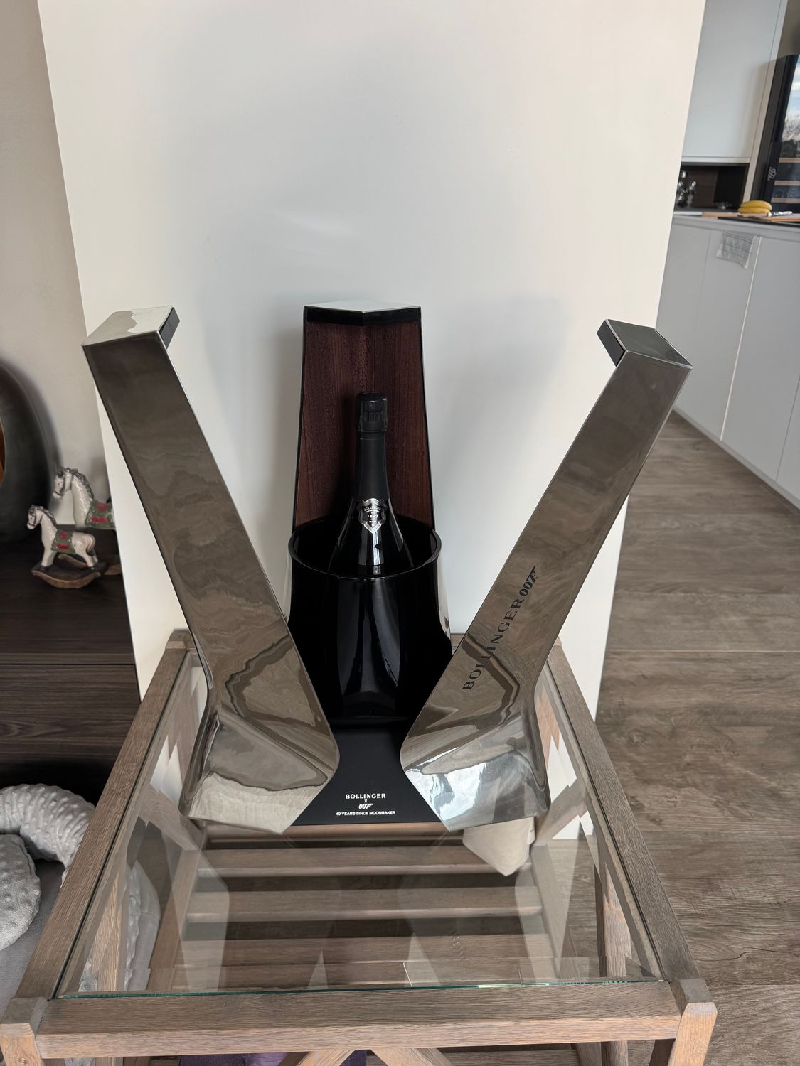 Champagne Bollinger Moonraker Limited edition 007 Champagne Bollinger Moonraker Limited edition 007