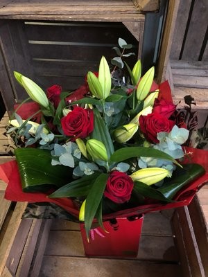 Luxury Lily and Rose Aqua Bouquet