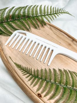 Cricket Coconut Oil Infused Cricket Comb