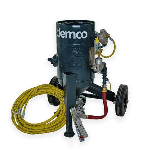 CLASSIC BLAST MACHINE WITH REMOTES 0.5FT³ | Model 1028