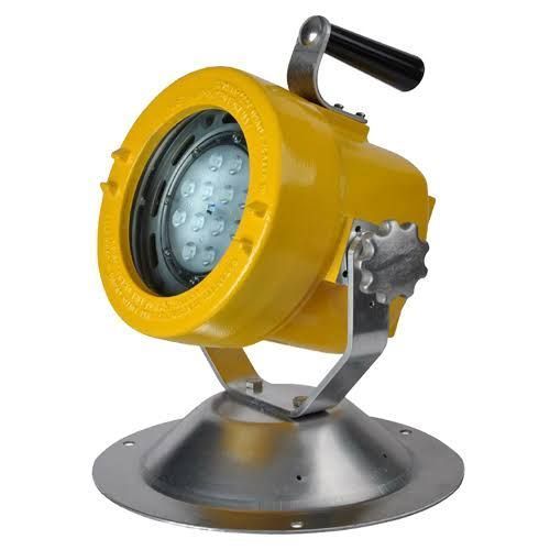 FLASHLIGHT (BLACK) MODEL 7451 LED