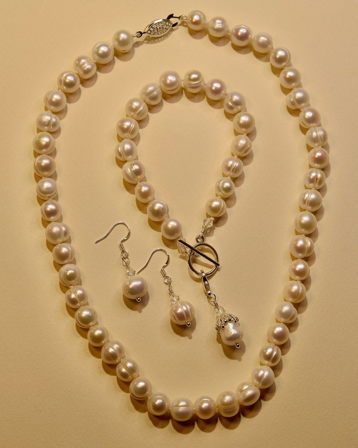 PEARL KNOTTING with Juliana Child