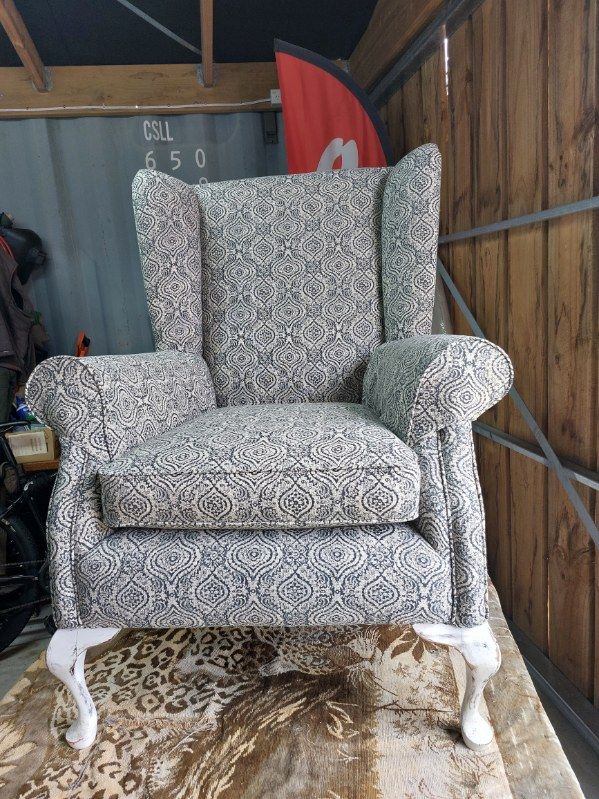 UPHOLSTERY WORKSHOP with Maggie Morrison UPHOLSTERY WORKSHOP with Maggie Morrison